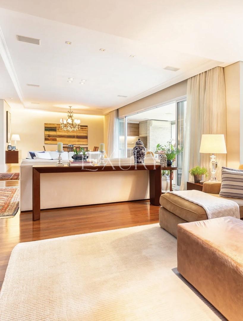 Apartamento na rua Fernandes de Abreu com 262.0 m² e lazer completo à venda no bairro Itaim Bibi.