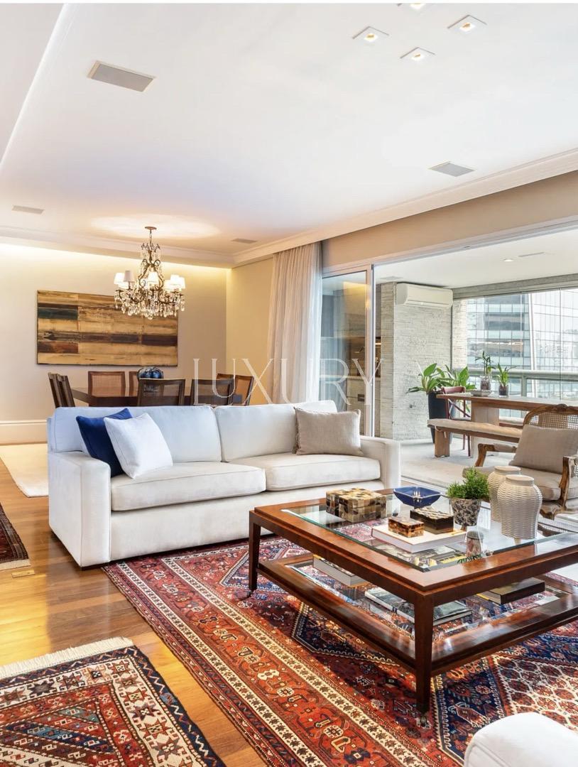 Apartamento na rua Fernandes de Abreu com 262.0 m² e lazer completo à venda no bairro Itaim Bibi.