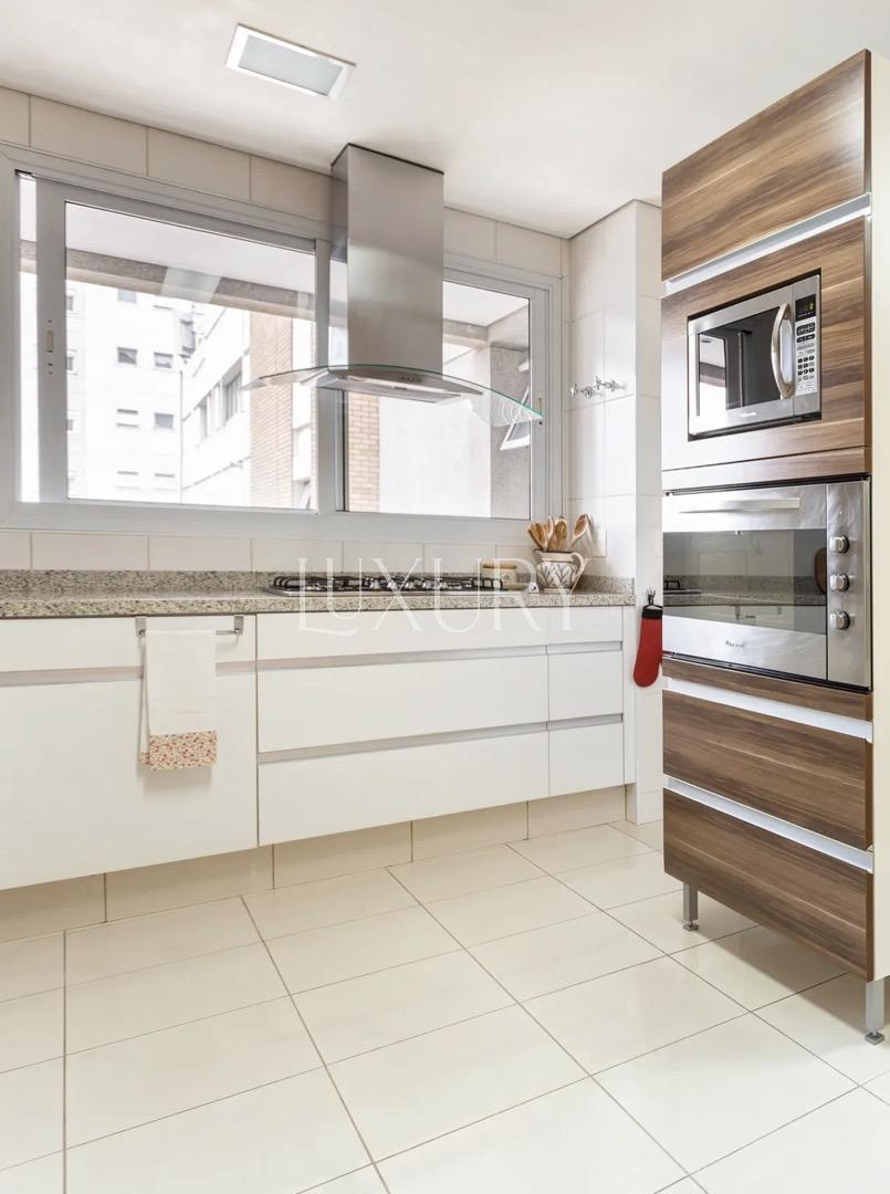 Apartamento na rua Fernandes de Abreu com 262.0 m² e lazer completo à venda no bairro Itaim Bibi.
