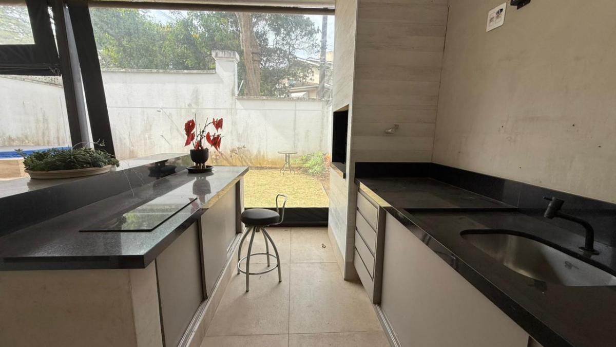 Oportunidade! Sobrado 180 m² no Parque dos Príncipes – Condomínio Fechado