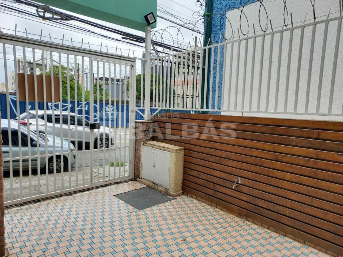 OPORTUNIDADE ÚNICA: Sobrado Espaçoso no Coração do Tatuapé – Ideal para Moradia ou Comércio!
