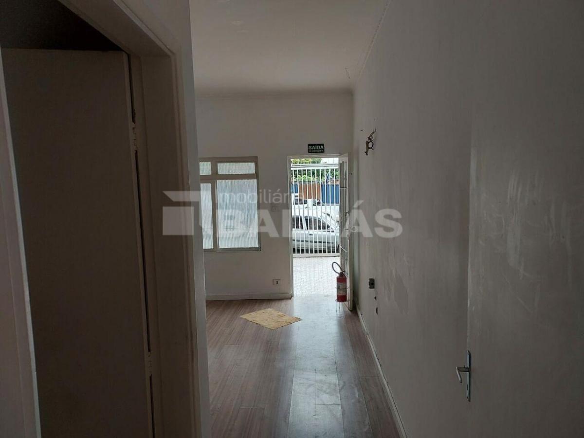 OPORTUNIDADE ÚNICA: Sobrado Espaçoso no Coração do Tatuapé – Ideal para Moradia ou Comércio!