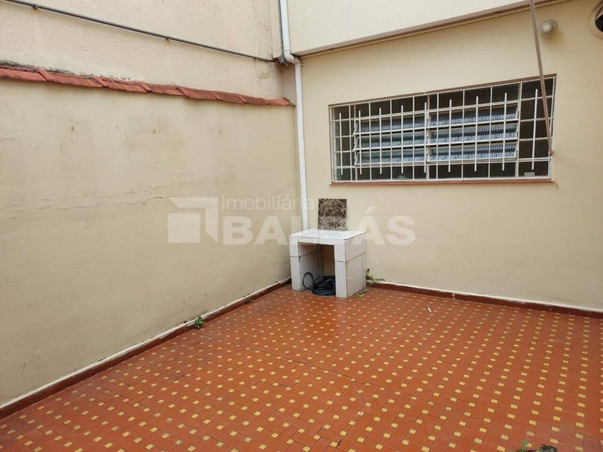 OPORTUNIDADE ÚNICA: Sobrado Espaçoso no Coração do Tatuapé – Ideal para Moradia ou Comércio!