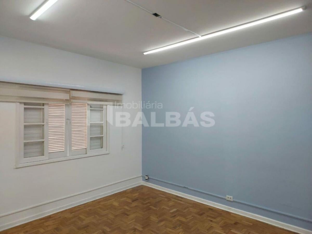 OPORTUNIDADE ÚNICA: Sobrado Espaçoso no Coração do Tatuapé – Ideal para Moradia ou Comércio!