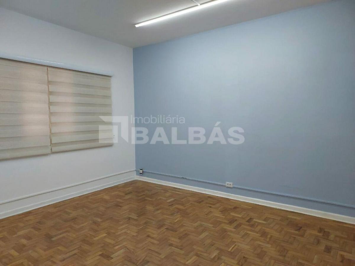 OPORTUNIDADE ÚNICA: Sobrado Espaçoso no Coração do Tatuapé – Ideal para Moradia ou Comércio!