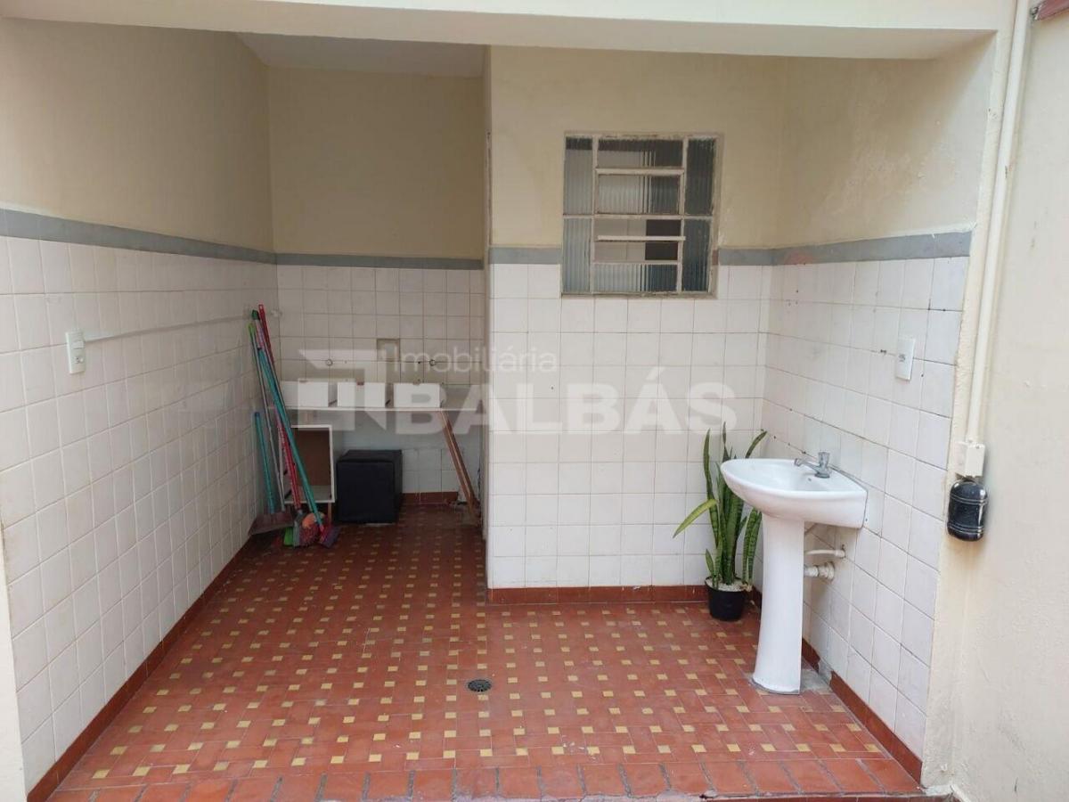 OPORTUNIDADE ÚNICA: Sobrado Espaçoso no Coração do Tatuapé – Ideal para Moradia ou Comércio!