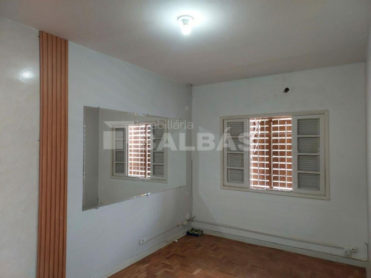 OPORTUNIDADE ÚNICA: Sobrado Espaçoso no Coração do Tatuapé – Ideal para Moradia ou Comércio!