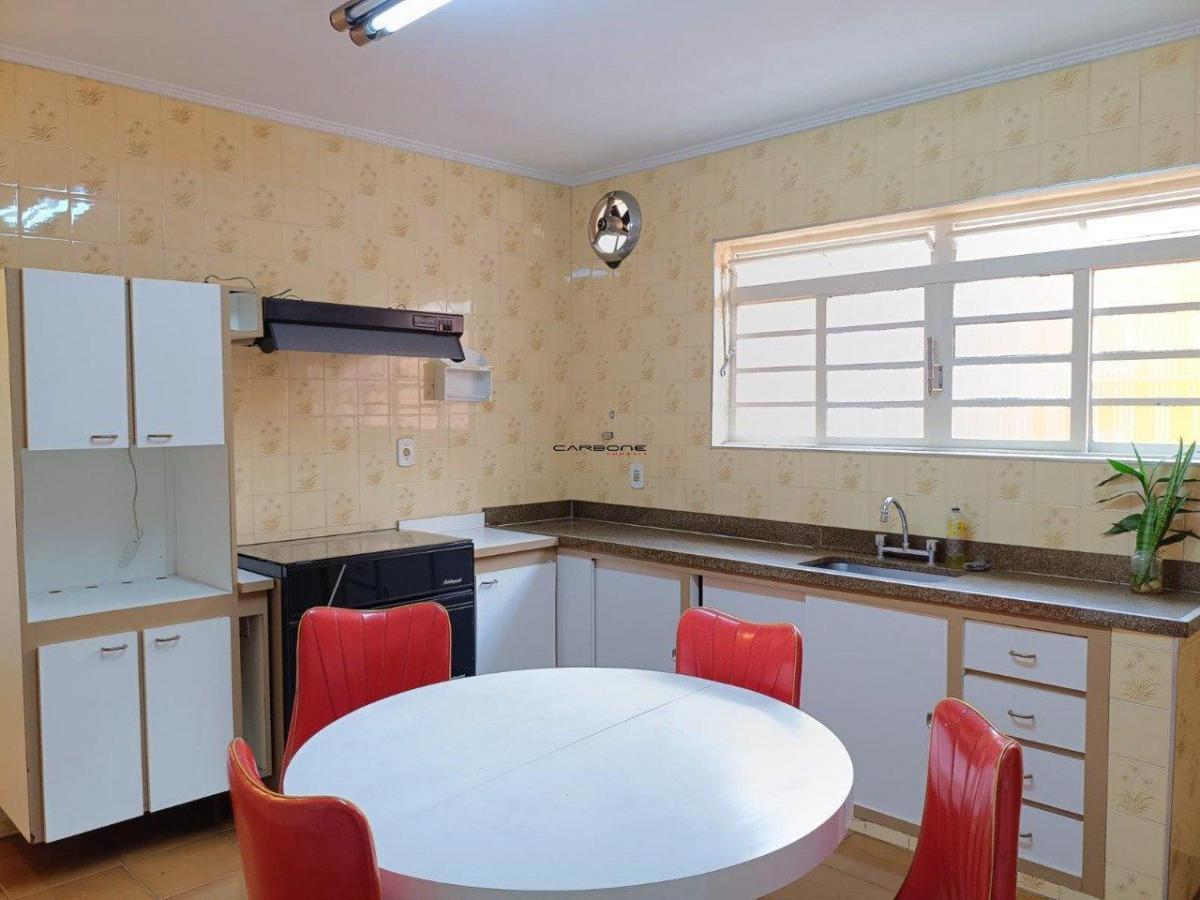 Casa à venda – no Jardim Santa Maria