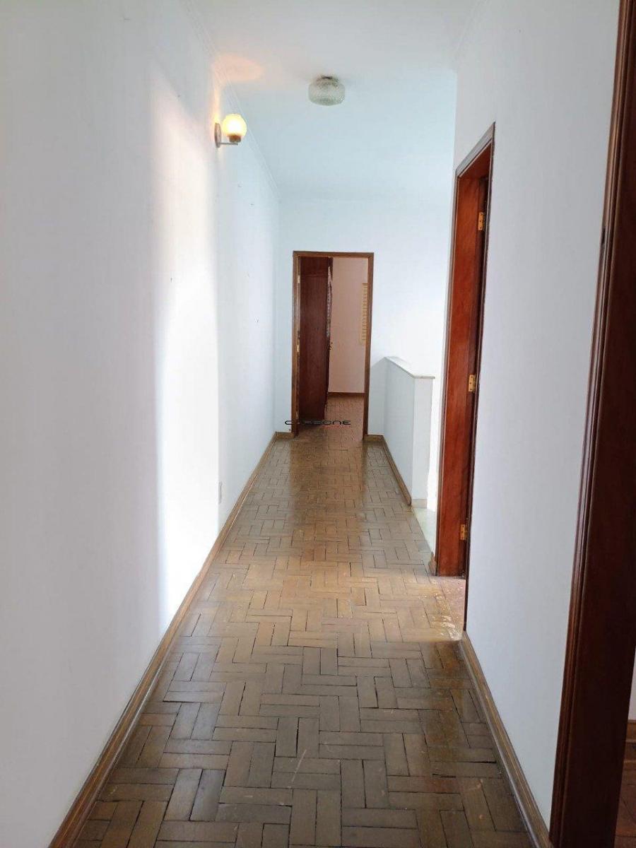 Casa à venda – no Jardim Santa Maria