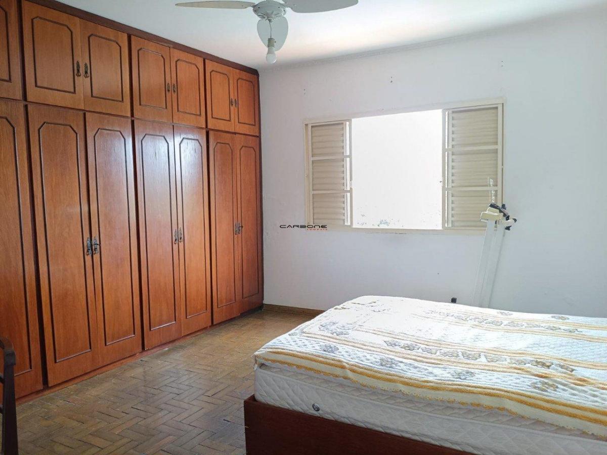 Casa à venda – no Jardim Santa Maria