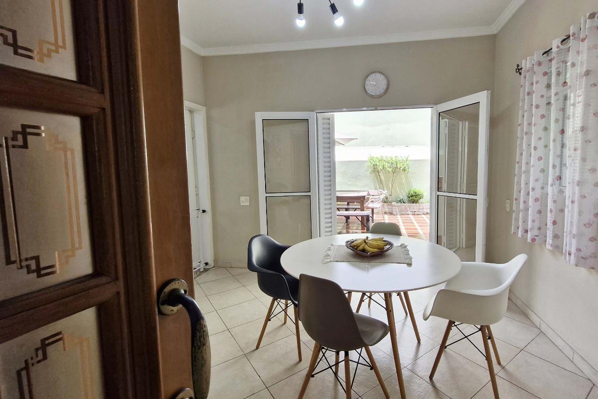 Aconchegante casa tipo para venda em Jardim Franca com 3 quartos, sendo 2 suítes, 305.3m² – remaxmam