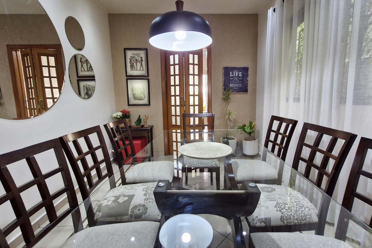 Aconchegante casa tipo para venda em Jardim Franca com 3 quartos, sendo 2 suítes, 305.3m² – remaxmam