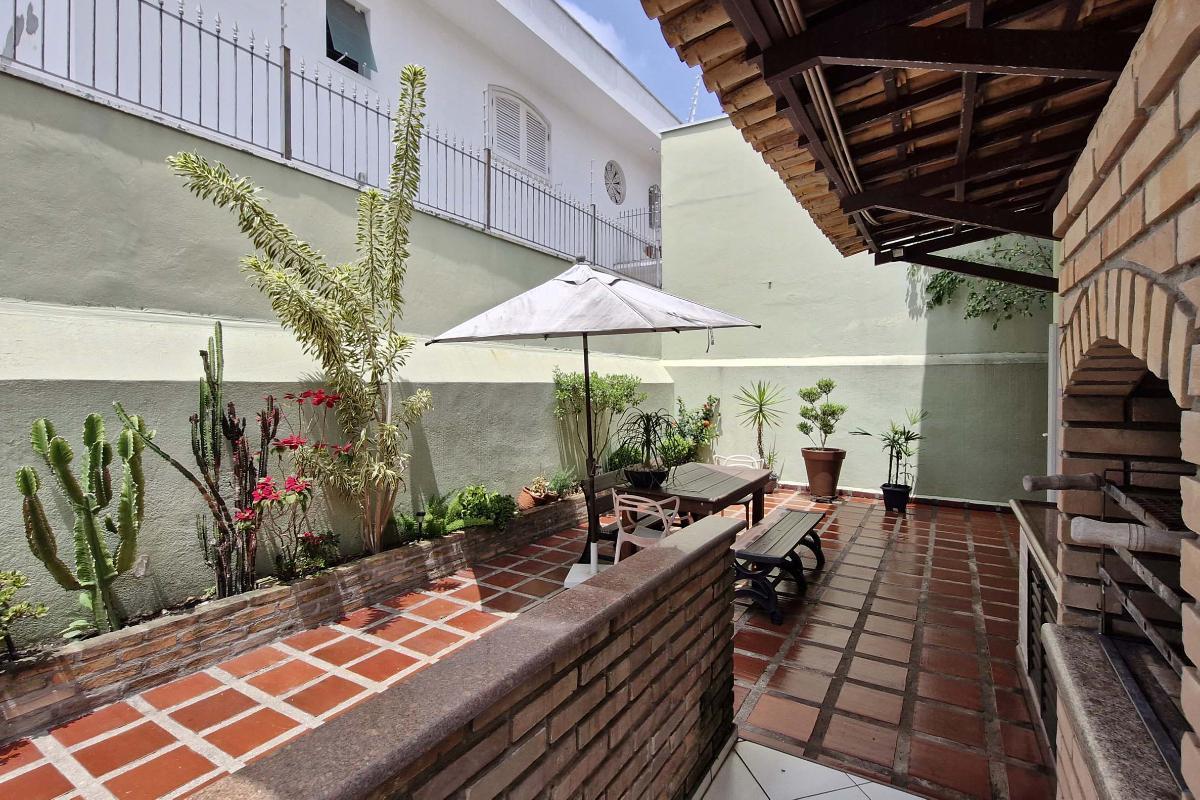 Aconchegante casa tipo para venda em Jardim Franca com 3 quartos, sendo 2 suítes, 305.3m² – remaxmam