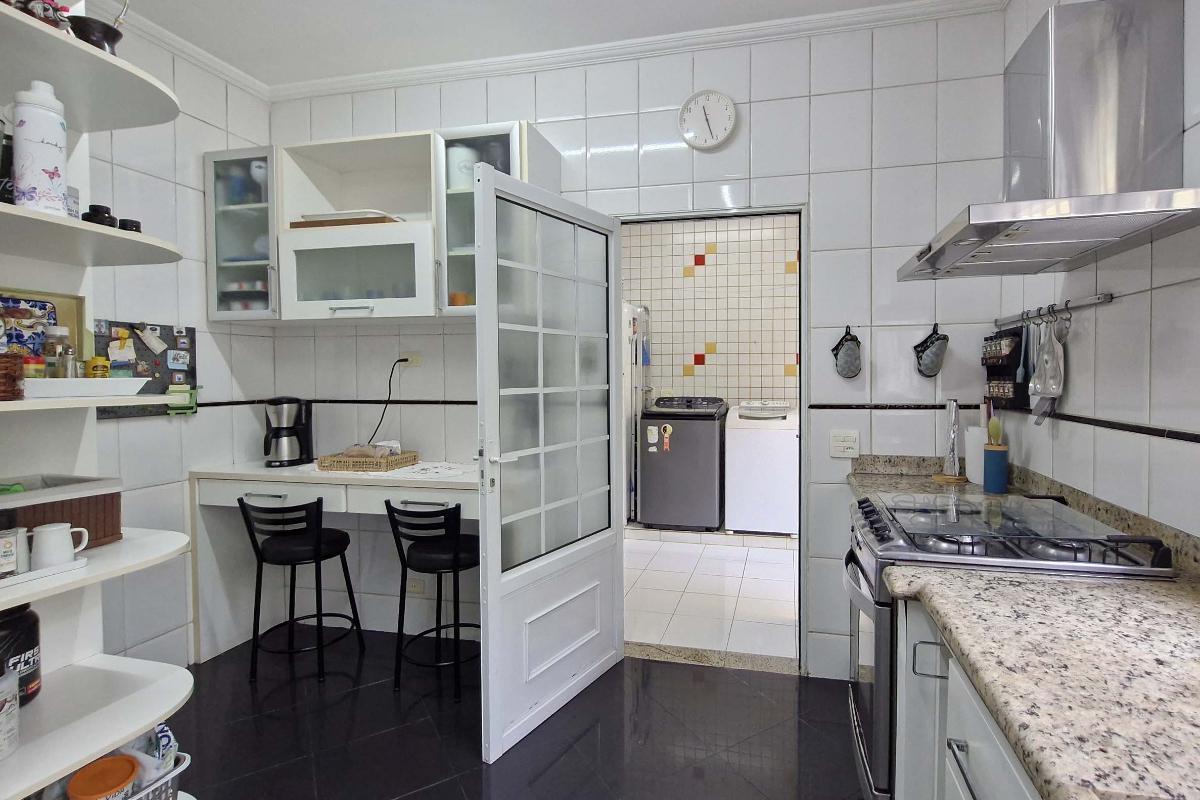 Aconchegante casa tipo para venda em Jardim Franca com 3 quartos, sendo 2 suítes, 305.3m² – remaxmam