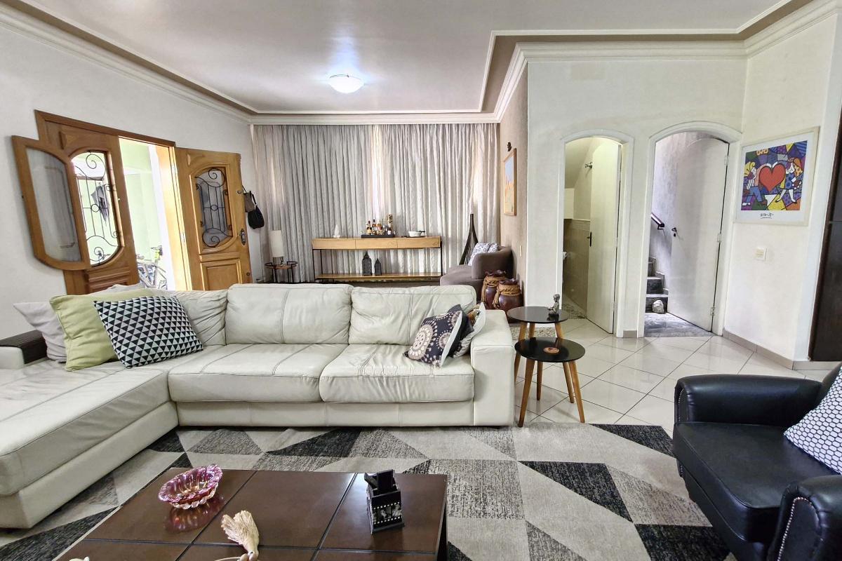 Aconchegante casa tipo para venda em Jardim Franca com 3 quartos, sendo 2 suítes, 305.3m² – remaxmam