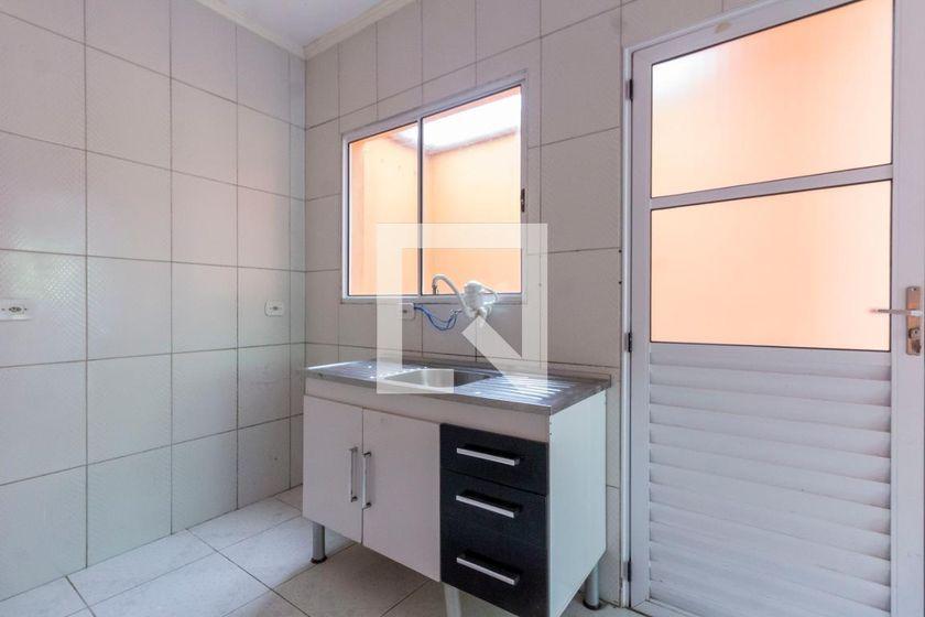 Casa à Venda – Itaquera, 2 Quartos, 80 m² – São Paulo