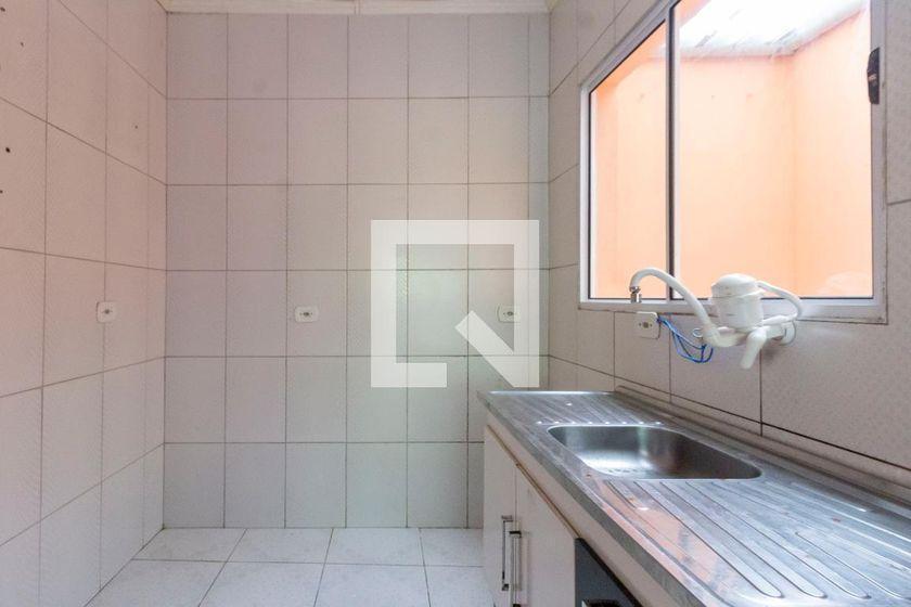 Casa à Venda – Itaquera, 2 Quartos, 80 m² – São Paulo
