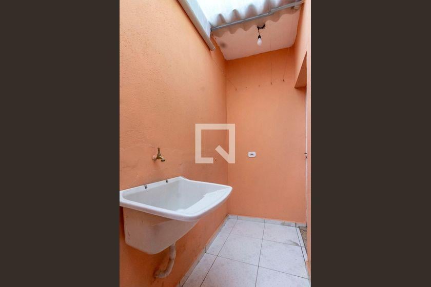 Casa à Venda – Itaquera, 2 Quartos, 80 m² – São Paulo