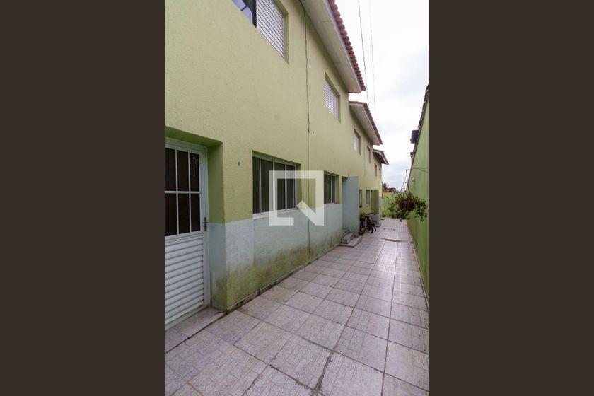Casa à Venda – Itaquera, 2 Quartos, 80 m² – São Paulo