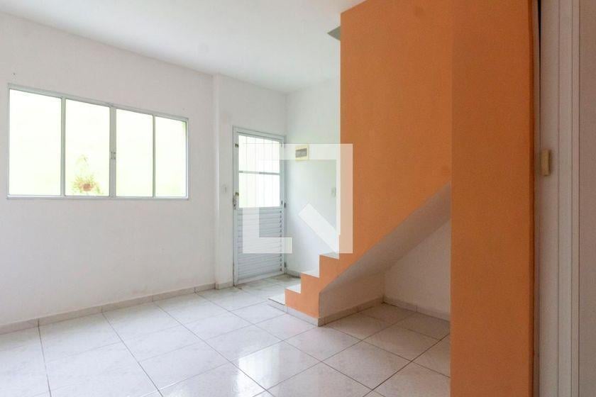 Casa à Venda – Itaquera, 2 Quartos, 80 m² – São Paulo