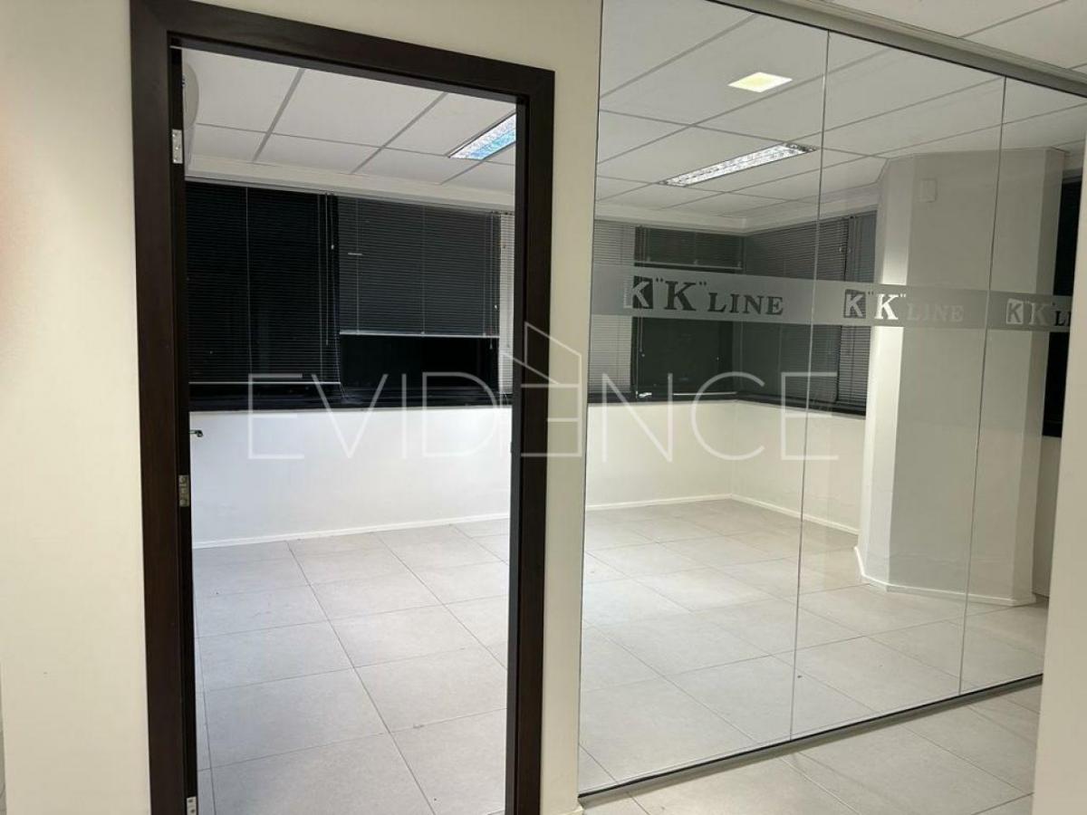 Sala Comercial Super Bem Localizada!