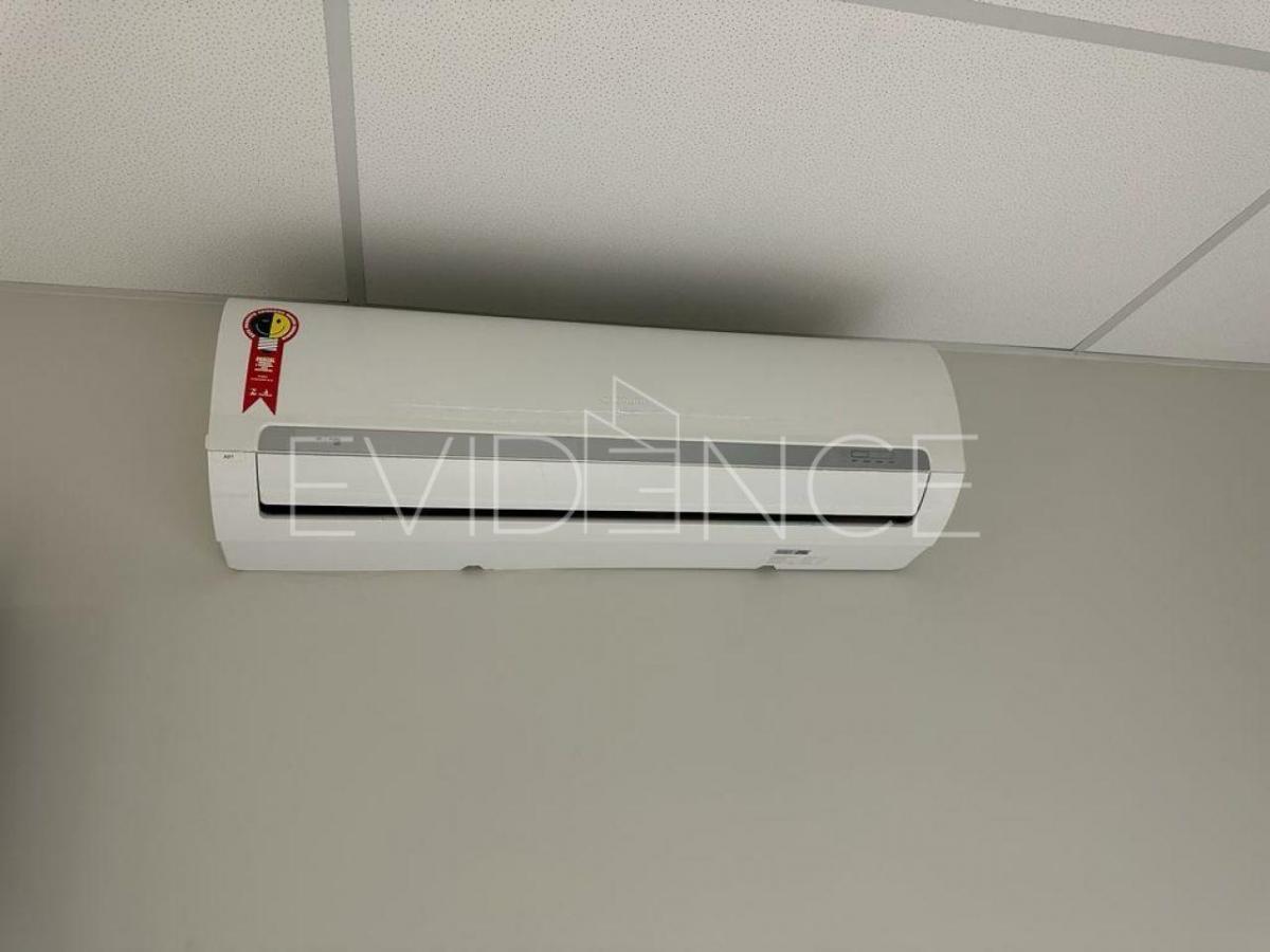 Sala Comercial Super Bem Localizada!
