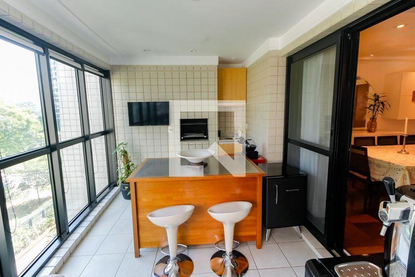 Apartamento à Venda – Panamby, 5 Quartos, 220 m² – São Paulo