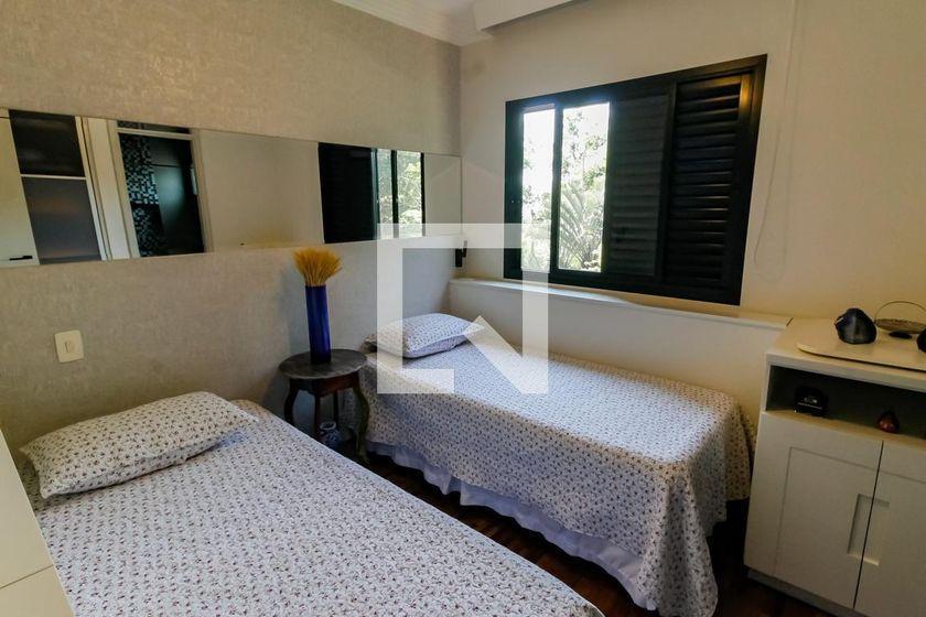 Apartamento à Venda – Panamby, 5 Quartos, 220 m² – São Paulo
