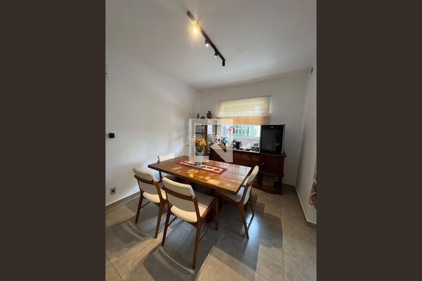 Casa à Venda – Chácara Inglesa, 3 Quartos, 111 m² – São Paulo