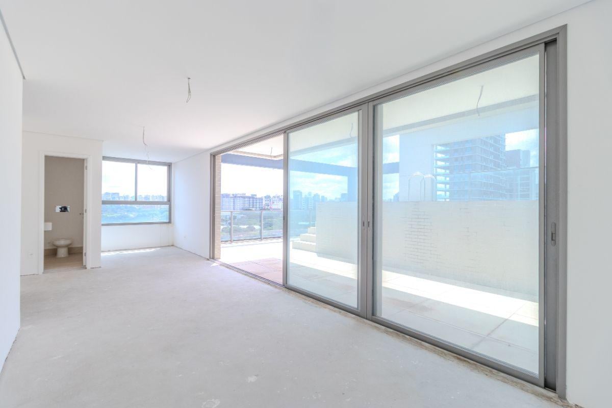 Cobertura Duplex no Condomínio Atelier 83 – Sofisticação e Espaço em Localização Privilegiada
