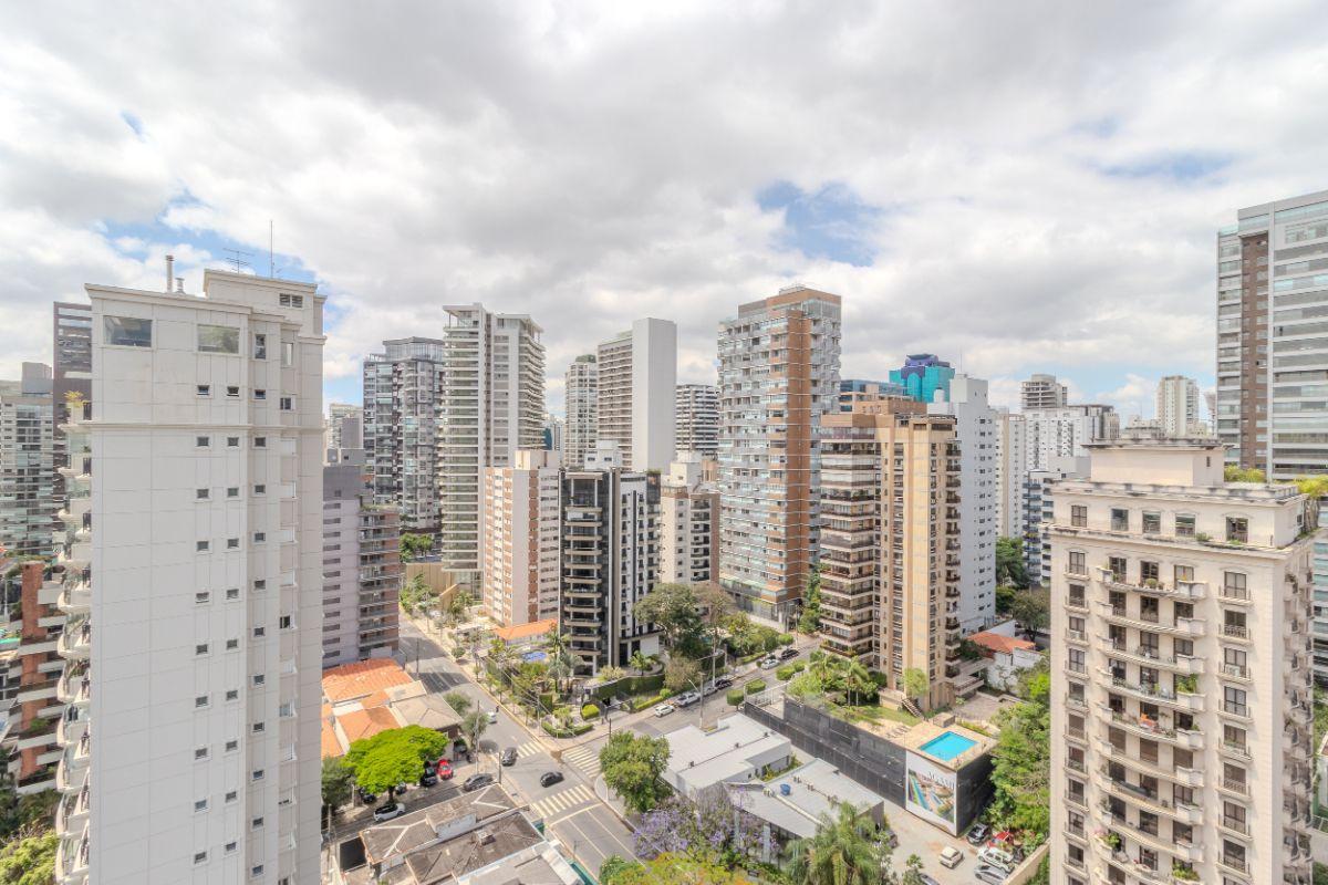 Cobertura Duplex no Condomínio Atelier 83 – Sofisticação e Espaço em Localização Privilegiada