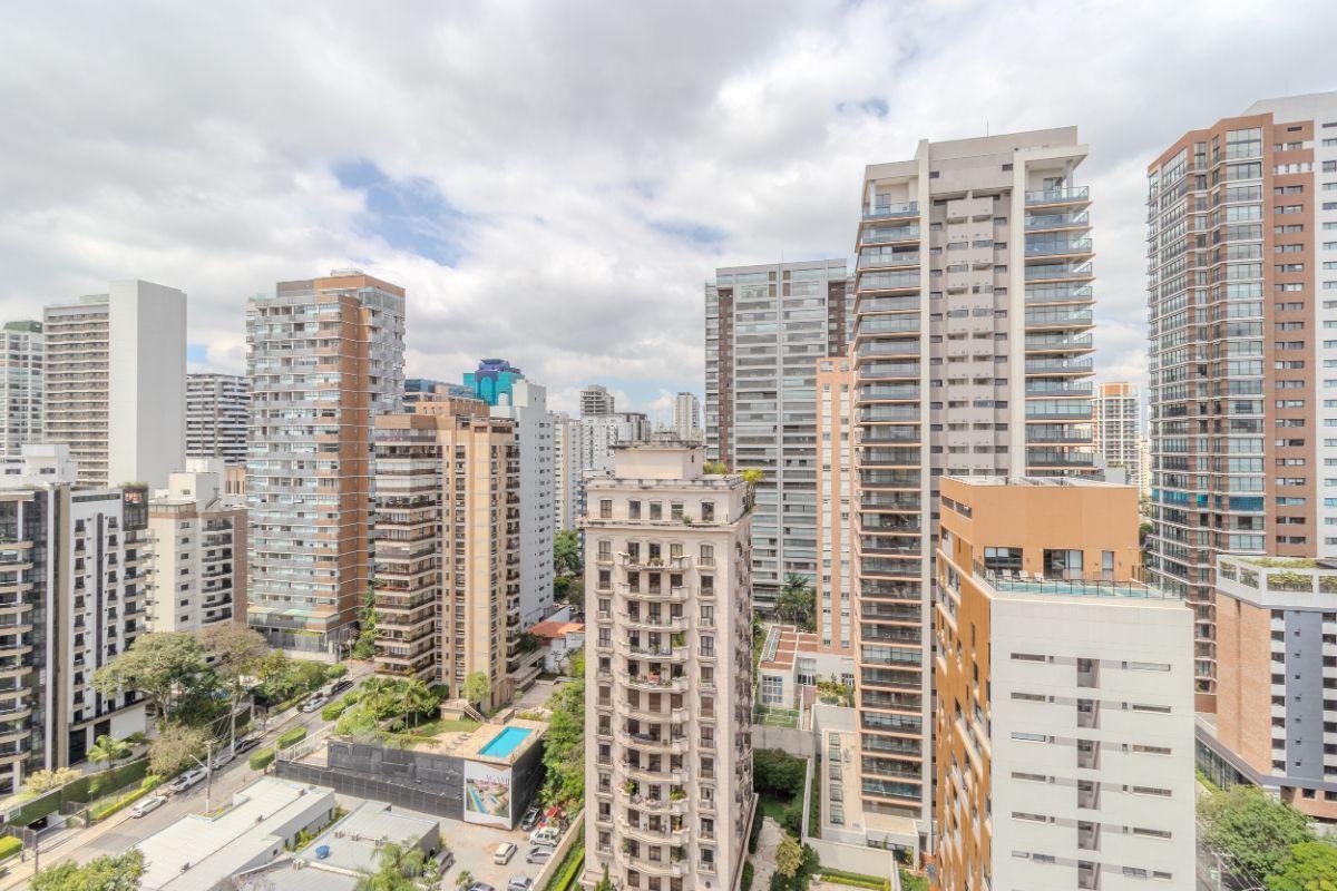 Cobertura Duplex no Condomínio Atelier 83 – Sofisticação e Espaço em Localização Privilegiada