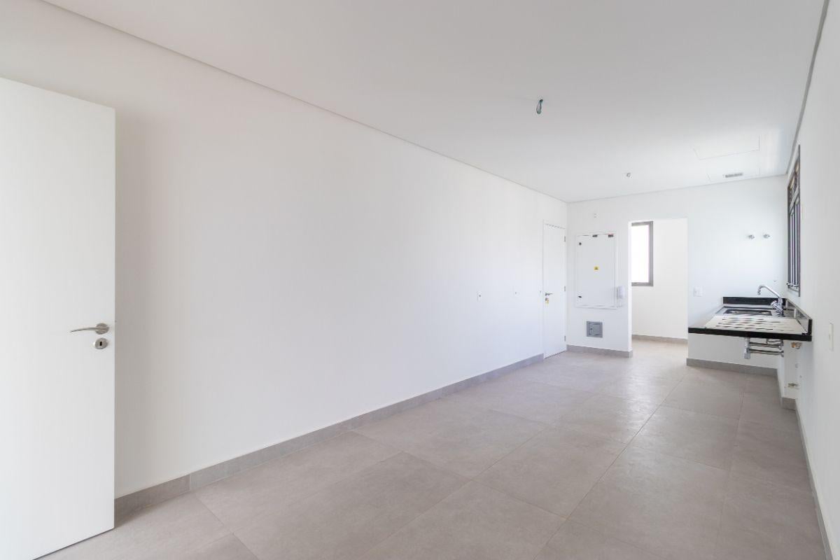 Cobertura Duplex no Condomínio Atelier 83 – Sofisticação e Espaço em Localização Privilegiada