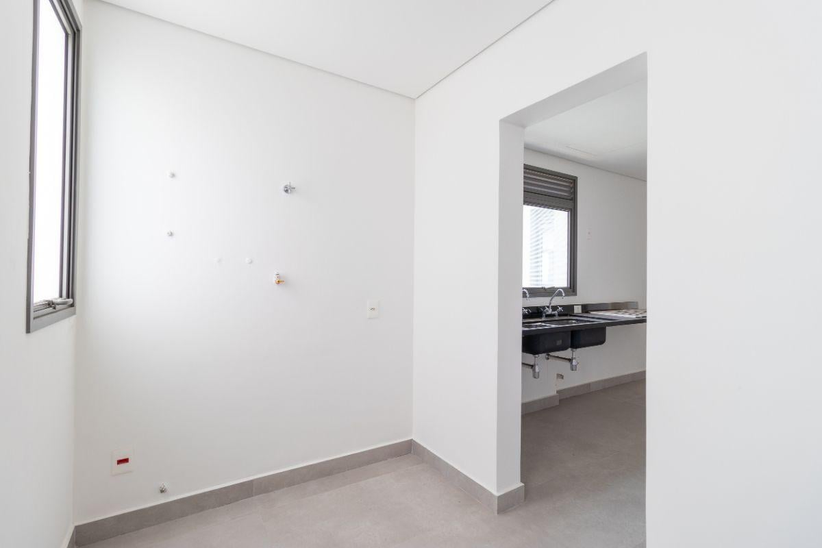 Cobertura Duplex no Condomínio Atelier 83 – Sofisticação e Espaço em Localização Privilegiada
