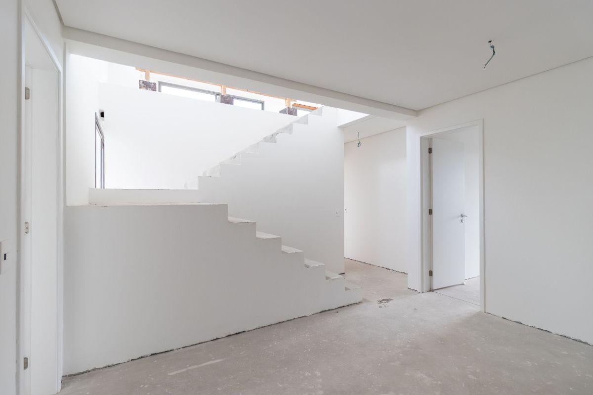 Cobertura Duplex no Condomínio Atelier 83 – Sofisticação e Espaço em Localização Privilegiada