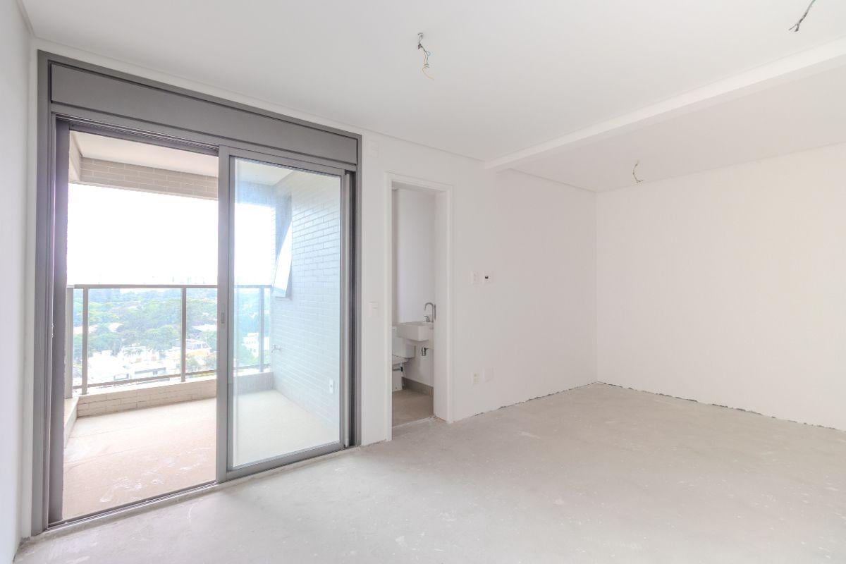 Cobertura Duplex no Condomínio Atelier 83 – Sofisticação e Espaço em Localização Privilegiada