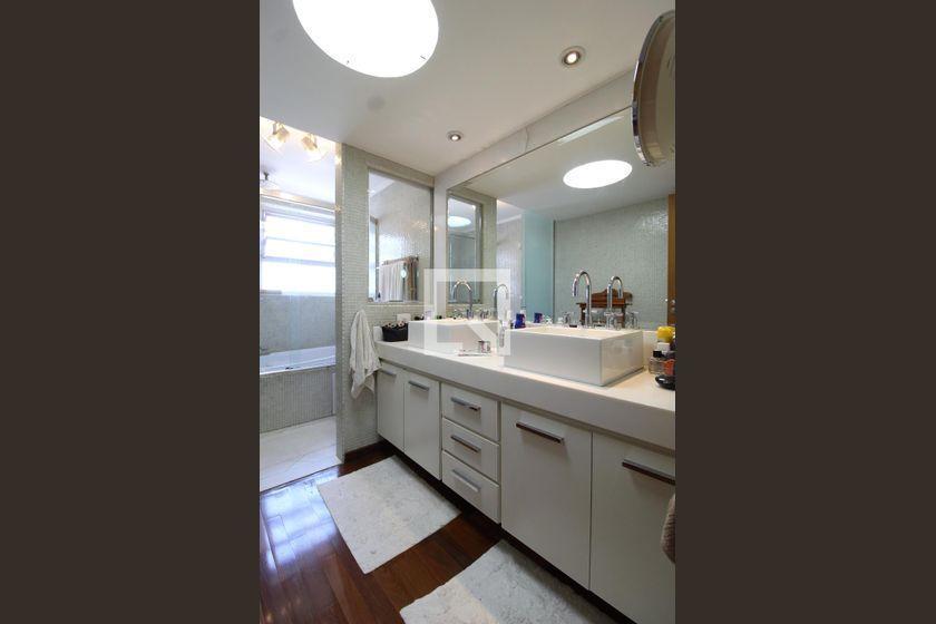 Apartamento à Venda – Itaim Bibi, 4 Quartos, 227 m² – São Paulo