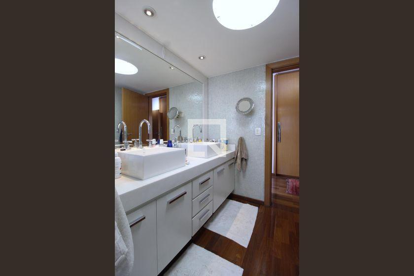 Apartamento à Venda – Itaim Bibi, 4 Quartos, 227 m² – São Paulo