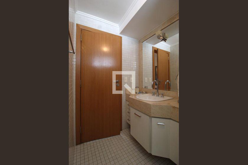 Apartamento à Venda – Itaim Bibi, 4 Quartos, 227 m² – São Paulo
