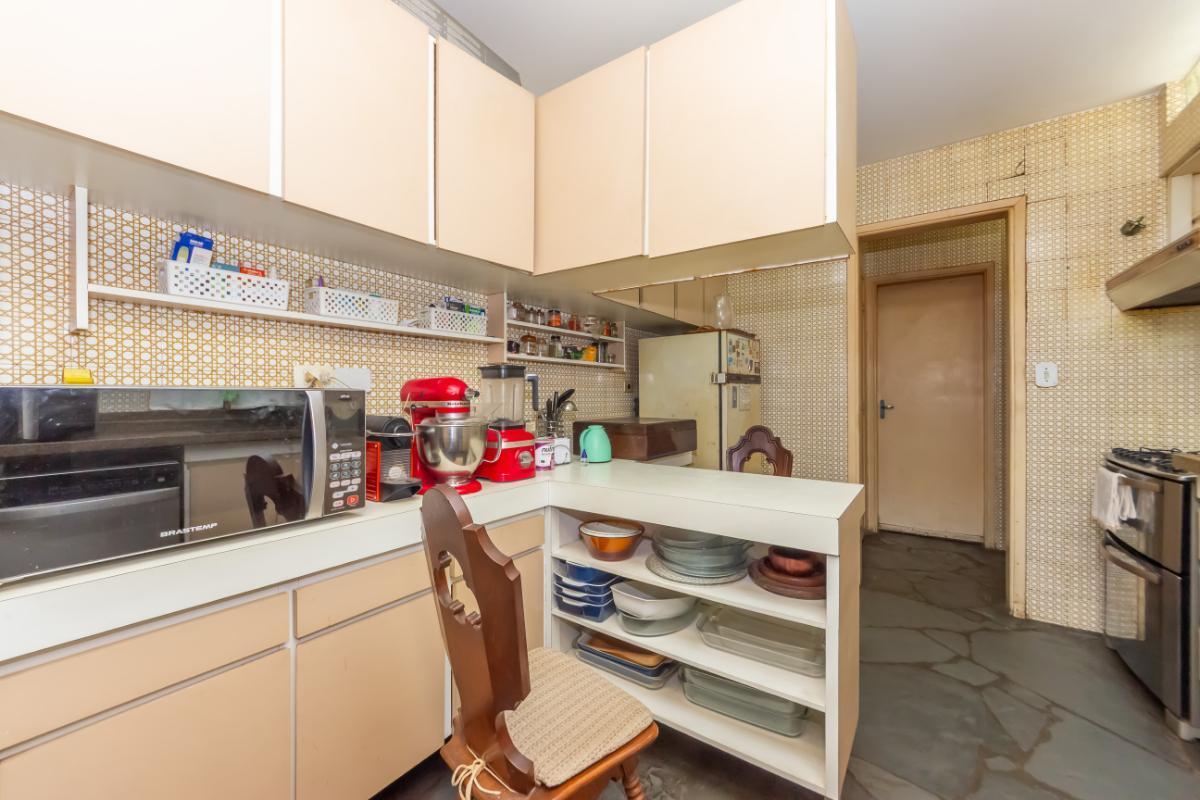Confortável casa tipo para venda em Campo Belo com 5 quartos, sendo 4 suítes, 324.72m² – remaxincorp