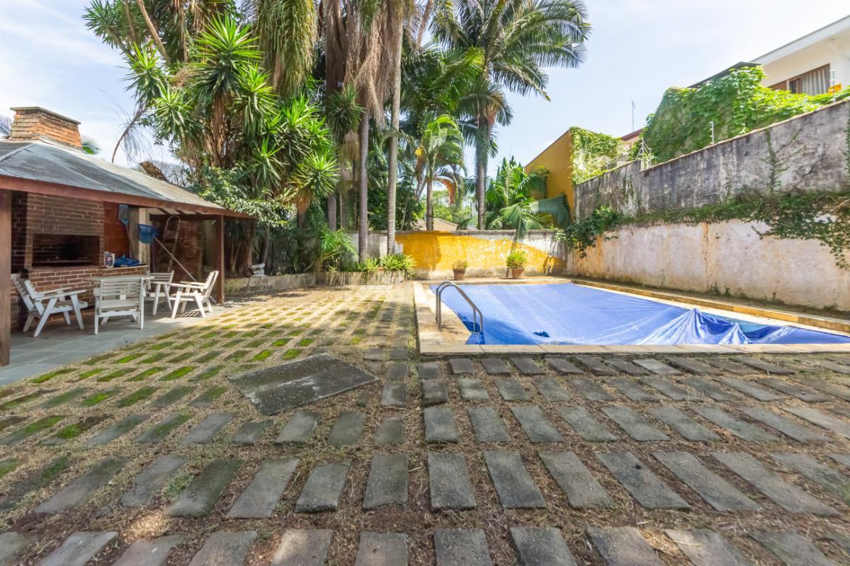 Confortável casa tipo para venda em Campo Belo com 5 quartos, sendo 4 suítes, 324.72m² – remaxincorp