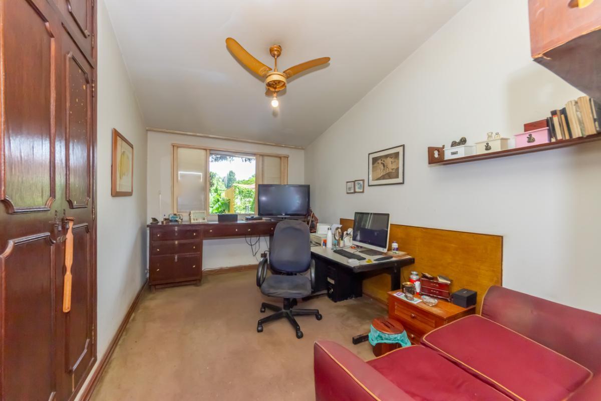 Confortável casa tipo para venda em Campo Belo com 5 quartos, sendo 4 suítes, 324.72m² – remaxincorp