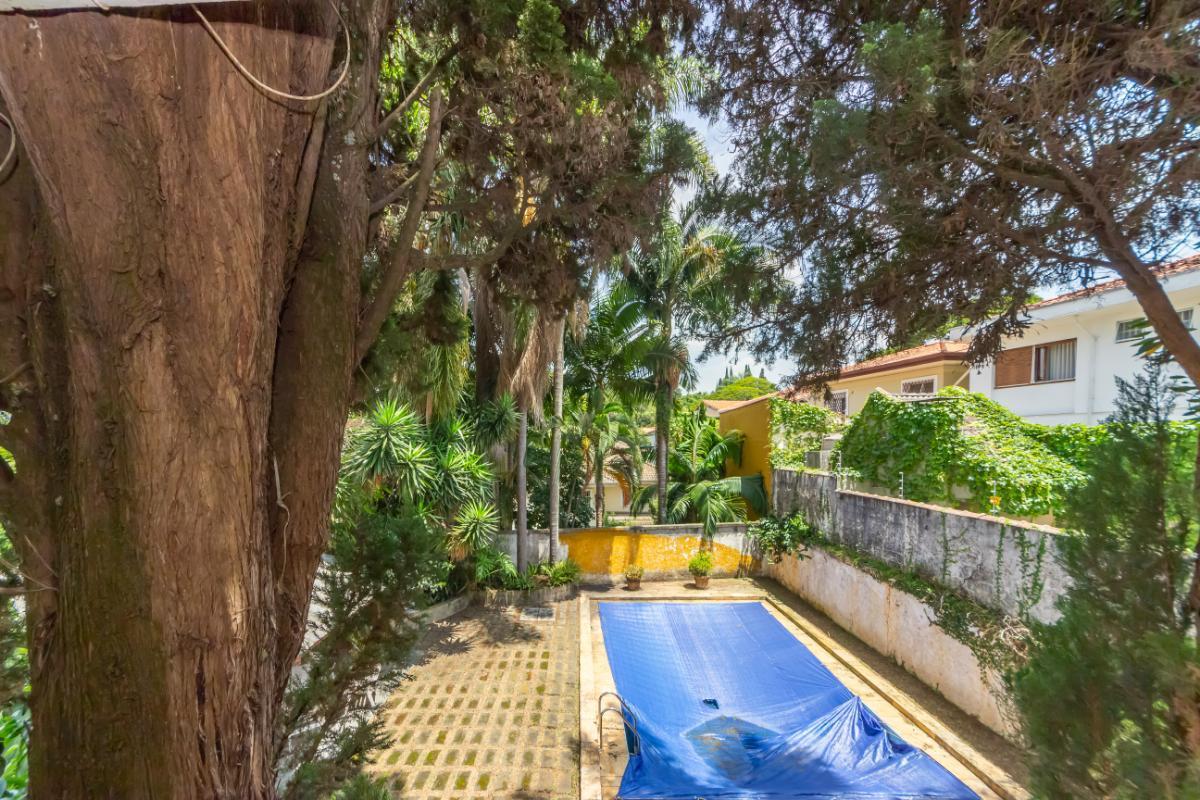 Confortável casa tipo para venda em Campo Belo com 5 quartos, sendo 4 suítes, 324.72m² – remaxincorp