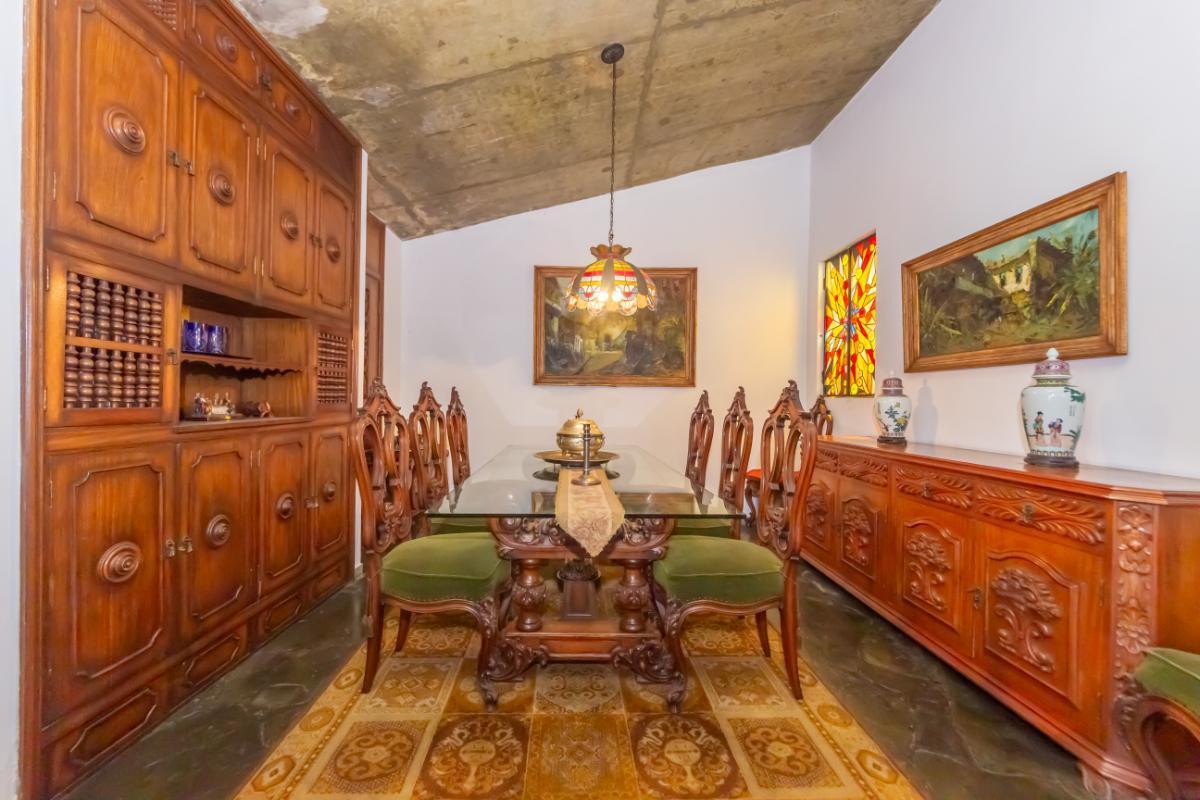 Confortável casa tipo para venda em Campo Belo com 5 quartos, sendo 4 suítes, 324.72m² – remaxincorp