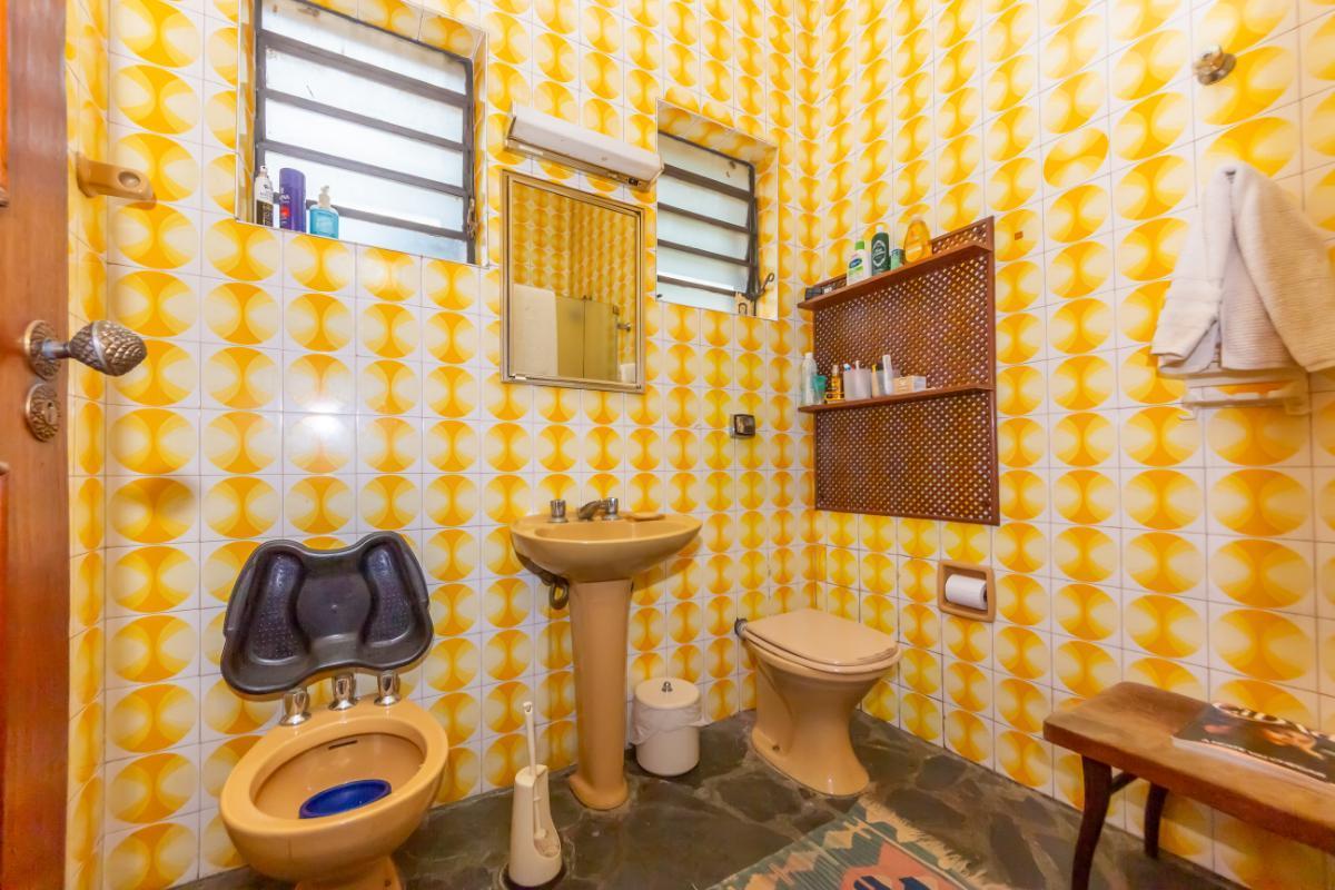 Confortável casa tipo para venda em Campo Belo com 5 quartos, sendo 4 suítes, 324.72m² – remaxincorp