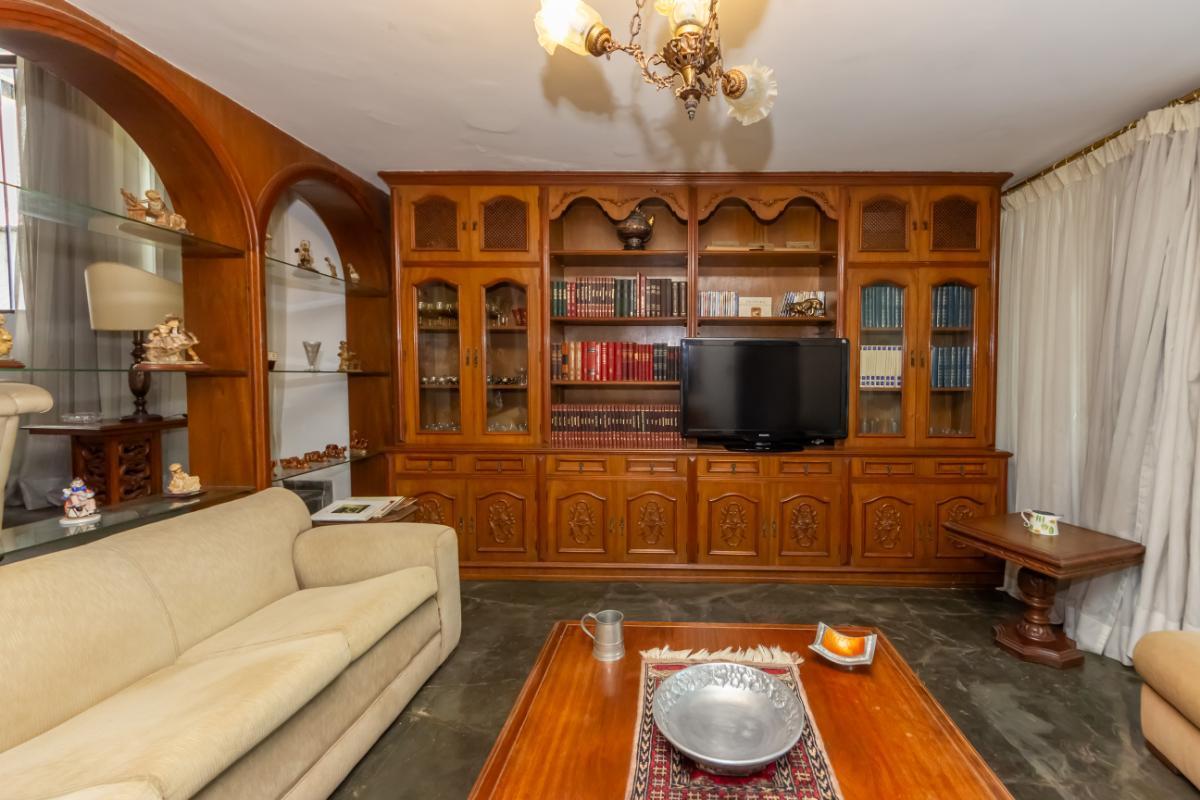 Confortável casa tipo para venda em Campo Belo com 5 quartos, sendo 4 suítes, 324.72m² – remaxincorp
