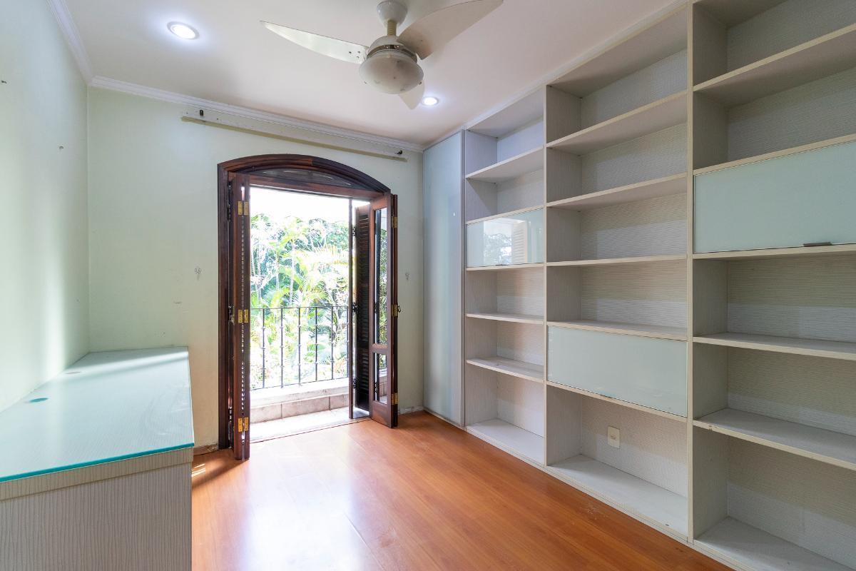 Casa no condomínio Condomínio Arcobaleno para venda com 5 quartos, sendo 3 suítes, 366.6m² – therema