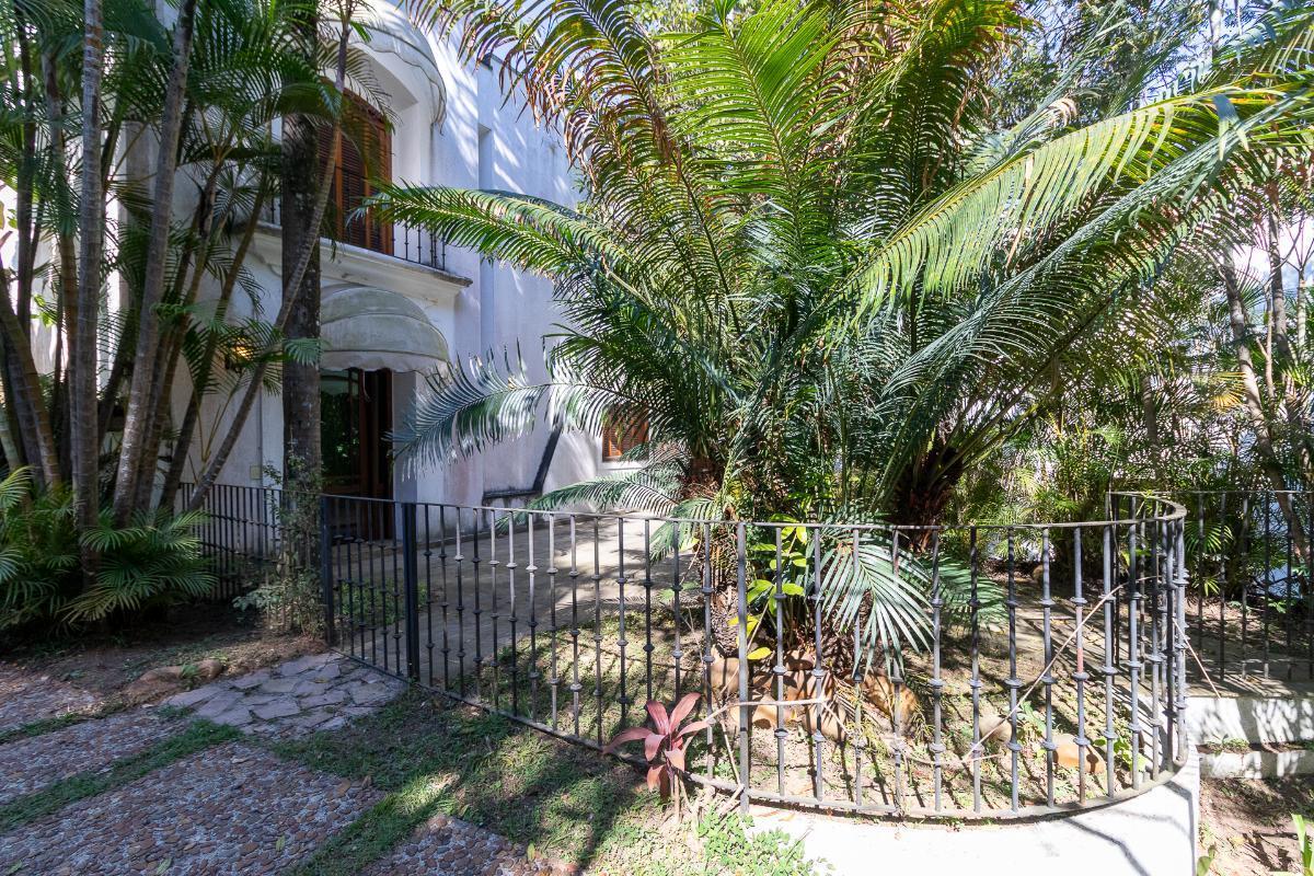 Casa no condomínio Condomínio Arcobaleno para venda com 5 quartos, sendo 3 suítes, 366.6m² – therema