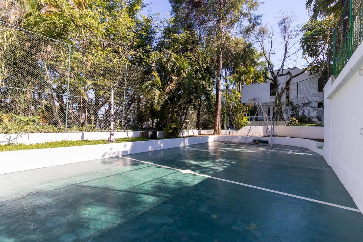 Casa no condomínio Condomínio Arcobaleno para venda com 5 quartos, sendo 3 suítes, 366.6m² – therema