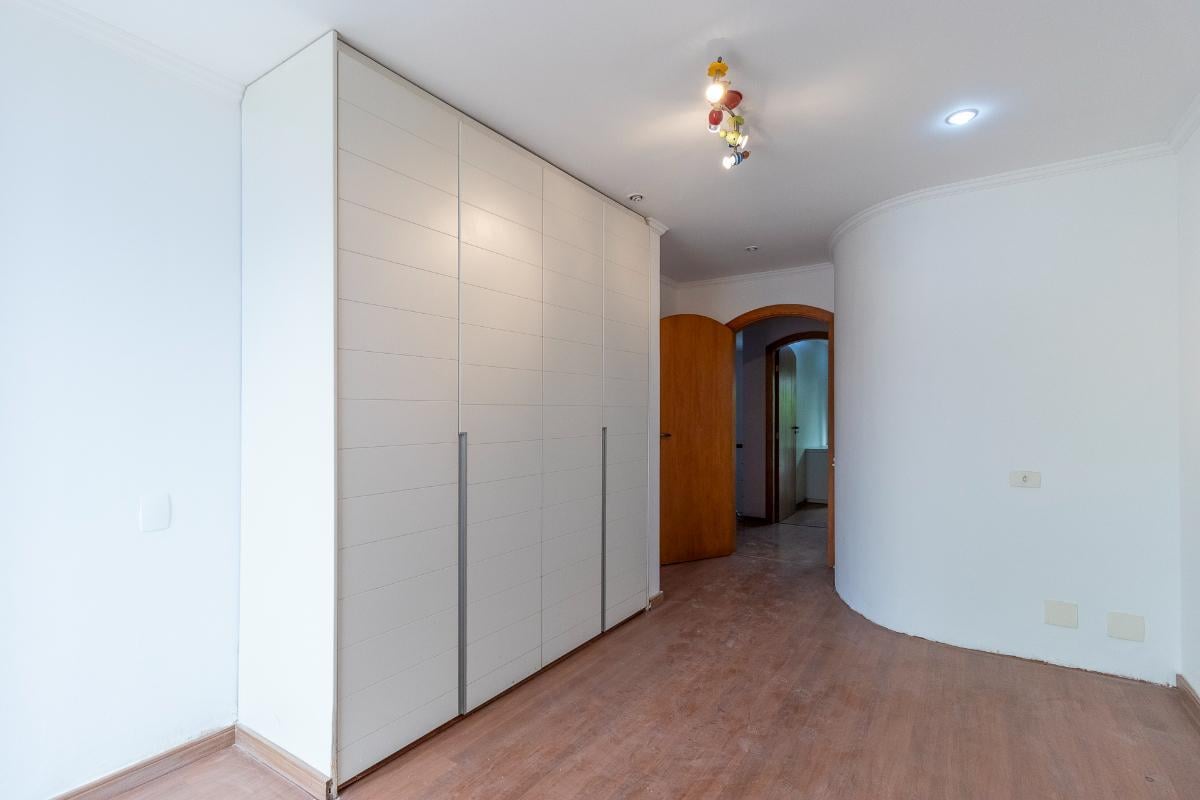 Casa no condomínio Condomínio Arcobaleno para venda com 5 quartos, sendo 3 suítes, 366.6m² – therema